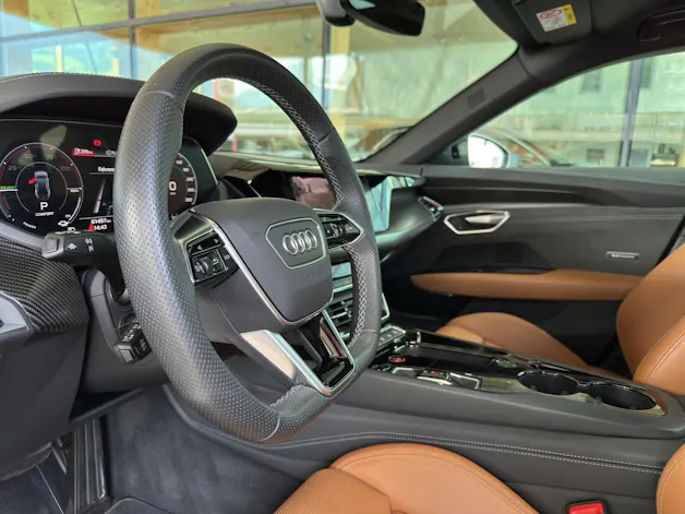 AUDI e-tron GT quattro