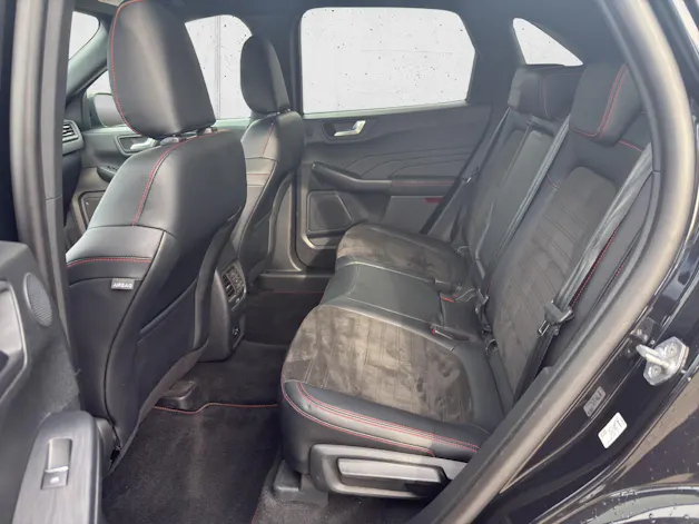FORD Kuga 2.5 Hybrid ST-Line X 4x4