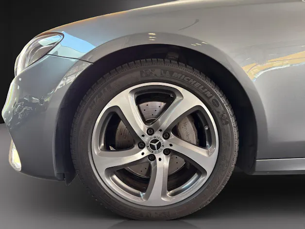 MERCEDES-BENZ E 220 d AMG Line 4Matic 9G-Tronic