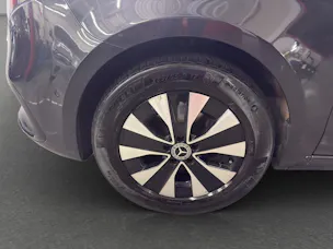 MERCEDES-BENZ V 300 d 4M - Lang / DISTRONIC / 360 Grad Kamera / Panorama-Dach / 7 Sitze / Luftfederung