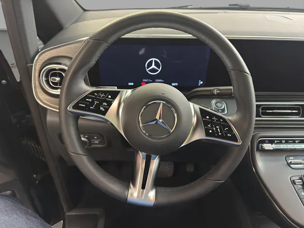 MERCEDES-BENZ V 300 d 4M - Lang / DISTRONIC / 360 Grad Kamera / Panorama-Dach / 7 Sitze / Luftfederung