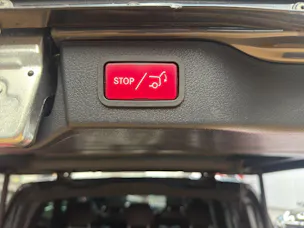 MERCEDES-BENZ V 300 d 4M - Lang / DISTRONIC / 360 Grad Kamera / Panorama-Dach / 7 Sitze / Luftfederung