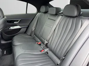 MERCEDES-BENZ E 300 e 4Matic 9G-Tronic