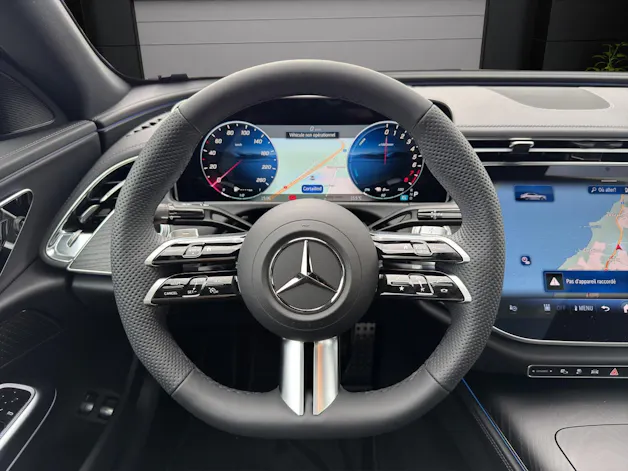 MERCEDES-BENZ E 300 e 4Matic 9G-Tronic
