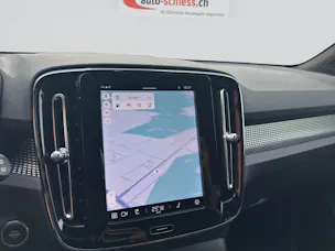 VOLVO XC40 B3 Benzin Mild Hybrid Plus Dark DCT