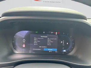 VOLVO XC40 B3 Benzin Mild Hybrid Plus Dark DCT
