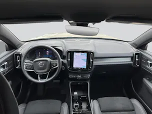 VOLVO XC40 B3 Benzin Mild Hybrid Plus Dark DCT