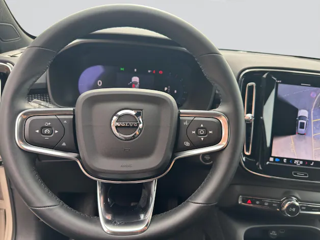 VOLVO XC40 B3 Benzin Mild Hybrid Plus Dark DCT