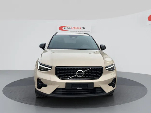 VOLVO XC40 B3 Benzin Mild Hybrid Plus Dark DCT