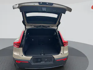 VOLVO XC40 B3 Benzin Mild Hybrid Plus Dark DCT