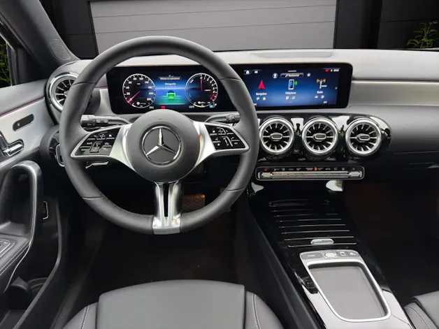 MERCEDES-BENZ A 250 e EQ Star 8G-DCT