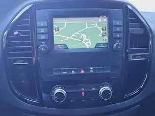 MERCEDES-BENZ Vito 116 CDI Select Tourer 4Matic 9G-Tronic 9-Plätzer