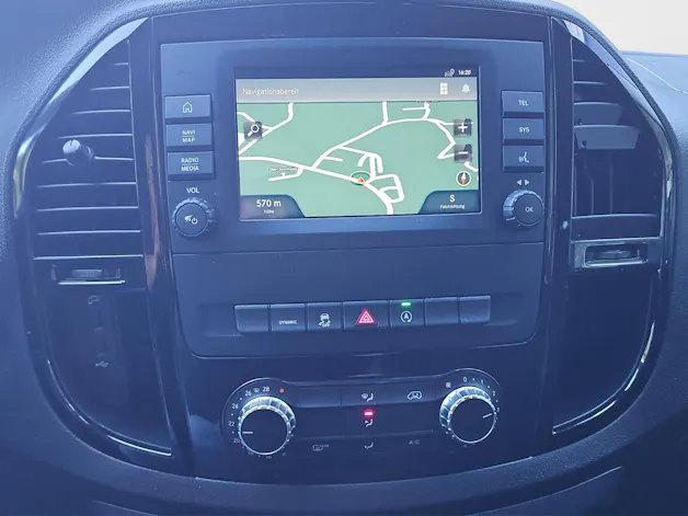 MERCEDES-BENZ Vito 116 CDI Select Tourer 4Matic 9G-Tronic 9-Plätzer