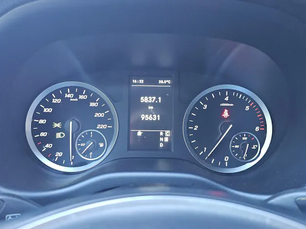 MERCEDES-BENZ Vito 116 CDI Select Tourer 4Matic 9G-Tronic 9-Plätzer