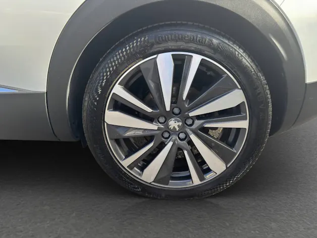 PEUGEOT 3008 1.6 Plug-in Hybrid4 GT