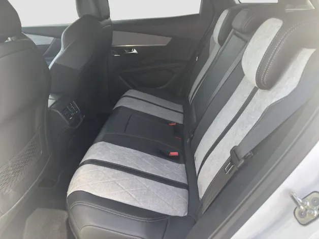 PEUGEOT 3008 1.6 Plug-in Hybrid4 GT