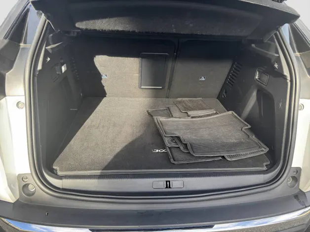 PEUGEOT 3008 1.6 Plug-in Hybrid4 GT
