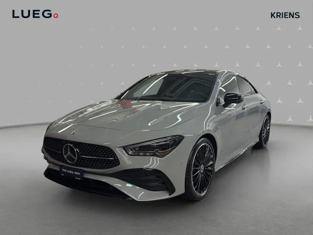 MERCEDES-BENZ CLA 200 - AMG / DISTRONIC / 360 Grad Kamera / Panorama-Dach