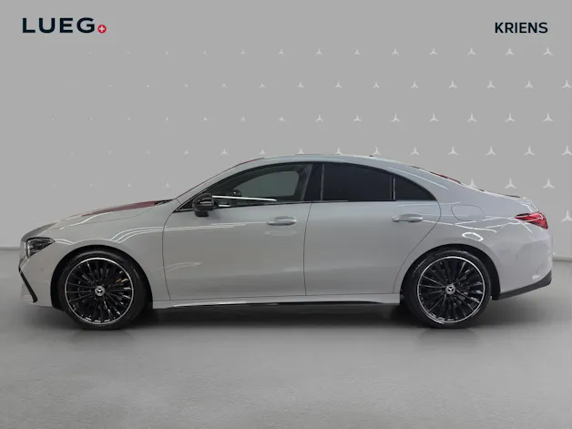 MERCEDES-BENZ CLA 200 - AMG / DISTRONIC / 360 Grad Kamera / Panorama-Dach
