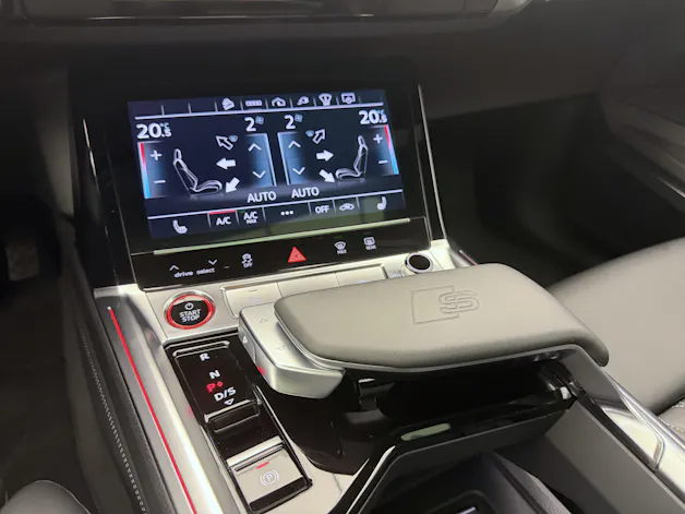 AUDI e-tron S quattro