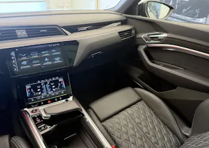 AUDI e-tron S quattro