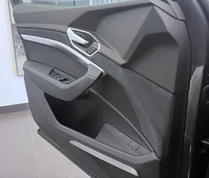 AUDI e-tron S quattro