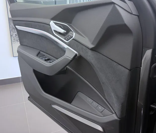 AUDI e-tron S quattro