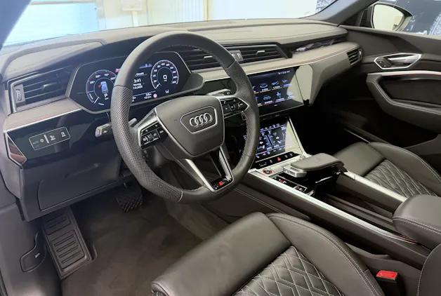 AUDI e-tron S quattro
