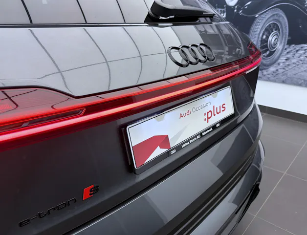 AUDI e-tron S quattro