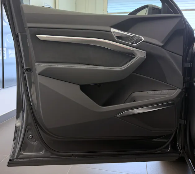 AUDI e-tron S quattro