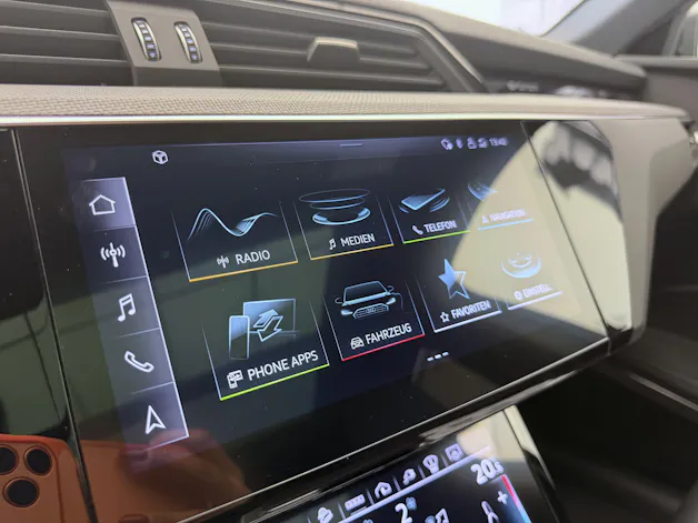 AUDI e-tron S quattro