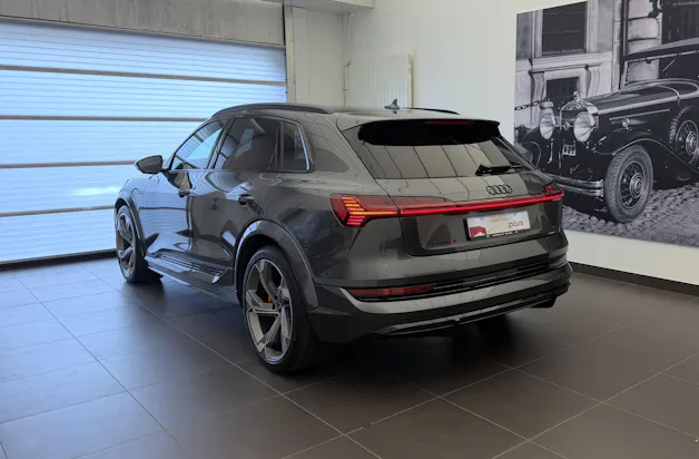 AUDI e-tron S quattro