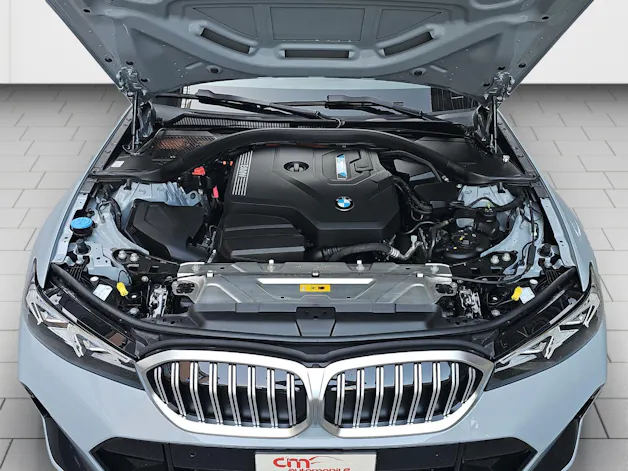BMW 330e x DriveTouring Steptronic M Sport