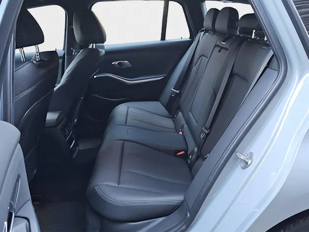 BMW 330e x DriveTouring Steptronic M Sport