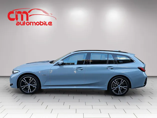 BMW 330e x DriveTouring Steptronic M Sport