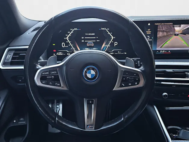 BMW 330e x DriveTouring Steptronic M Sport
