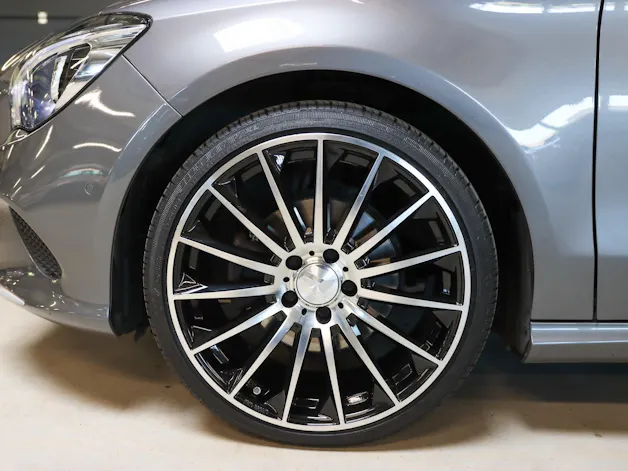 MERCEDES-BENZ CLA Shooting Brake 220 4Matic 7G-DCT