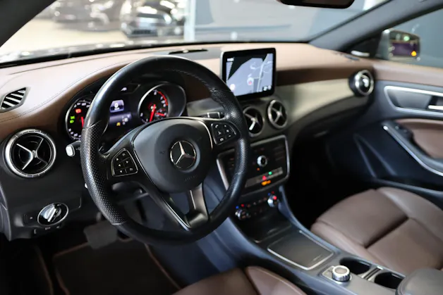 MERCEDES-BENZ CLA Shooting Brake 220 4Matic 7G-DCT