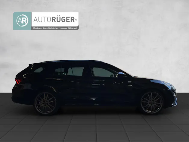 SKODA Octavia Combi 2.0 TSI DSG RS
