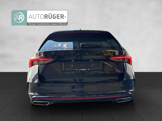 SKODA Octavia Combi 2.0 TSI DSG RS