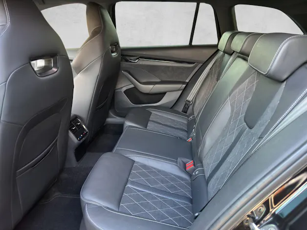 SKODA Octavia Combi 2.0 TSI DSG RS