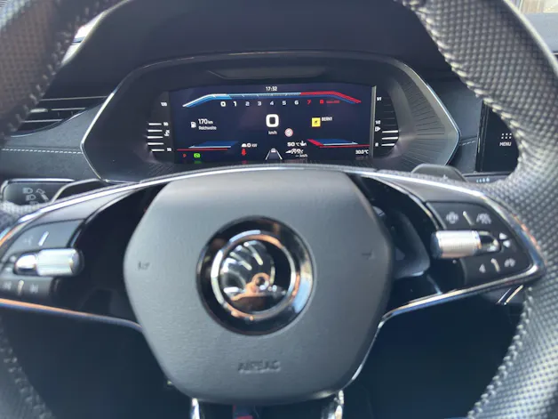 SKODA Octavia Combi 2.0 TSI DSG RS