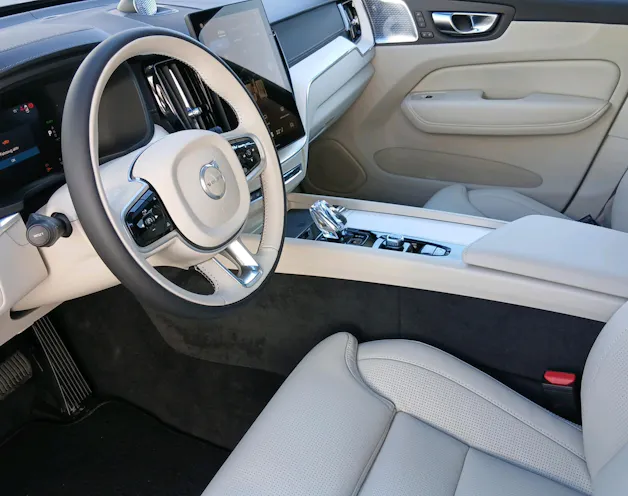 VOLVO XC60 2.0 T8 TE Ultra Dark eAWD