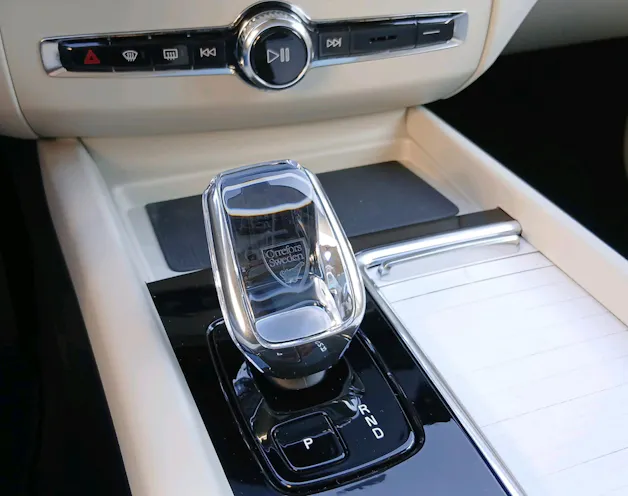 VOLVO XC60 2.0 T8 TE Ultra Dark eAWD