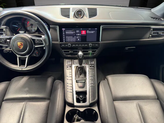 PORSCHE Macan S PDK
