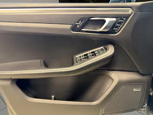 PORSCHE Macan S PDK