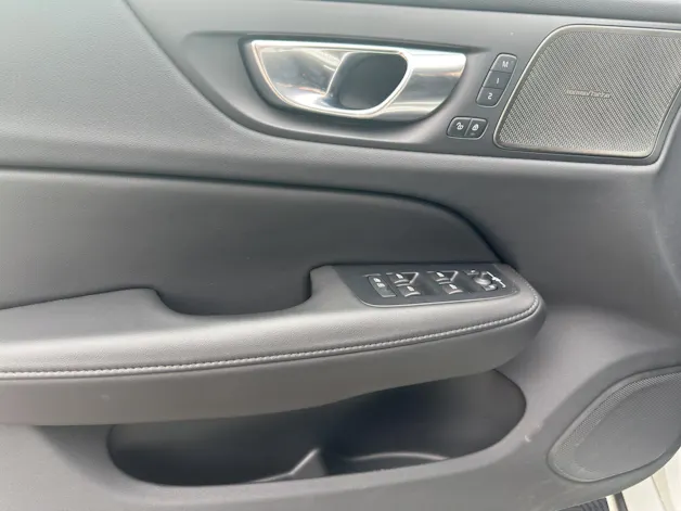 VOLVO V60 B4 Benzin Mild Hybrid Plus Dark DCT
