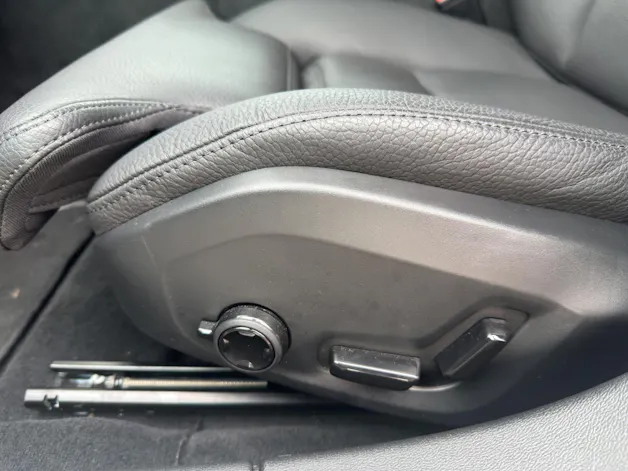 VOLVO V60 B4 Benzin Mild Hybrid Plus Dark DCT