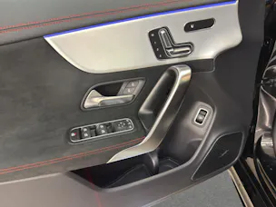 MERCEDES-BENZ CLA 35 4M - AMG / Panorama-Dach / Rückfahrkamera / Soundsystem / Multibeam LED