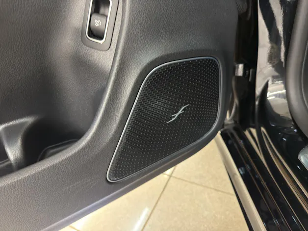 MERCEDES-BENZ CLA 35 4M - AMG / Panorama-Dach / Rückfahrkamera / Soundsystem / Multibeam LED